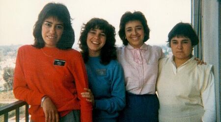 El poderoso cuarteto de San Miguel Hermanas Sandra Chaparro, Adriana Forconesi, Rury Carrera y Carmen Duarte (Con hna. Forconesi sigue la amistad, ella vive en Santiago con su familia y pertenecemos a la misma estaca Ñuñoa)
Rury Ana Carrera
27 Feb 2004