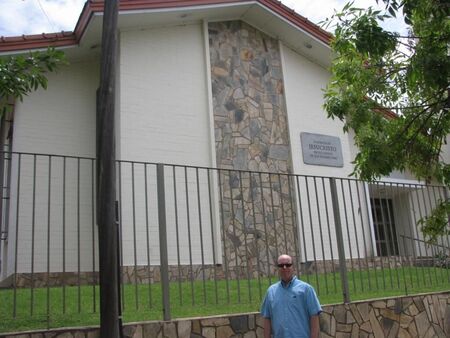 Here is a picture of one of the Tandil meetinghouses from our trip during Christmas 2009.
Alan  Ray
04 Apr 2010