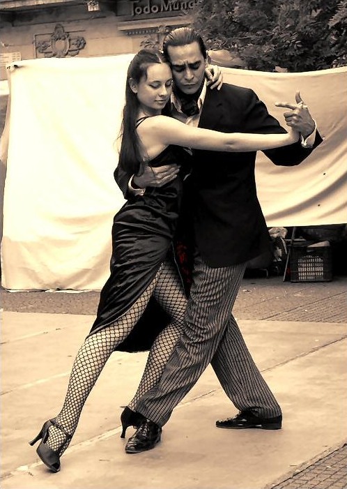 Tango in the Street