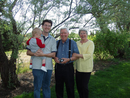 My family and I took a trip to eastern Idaho, and were able to visit Brother and Sister Pincock at their house. It was great to see them, and visit!
Jeffrey James Ross
15 Oct 2007