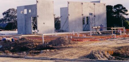 Melbourne Temple, in the middle of construction, 1999.
Nanette  Hennis
17 Nov 2003