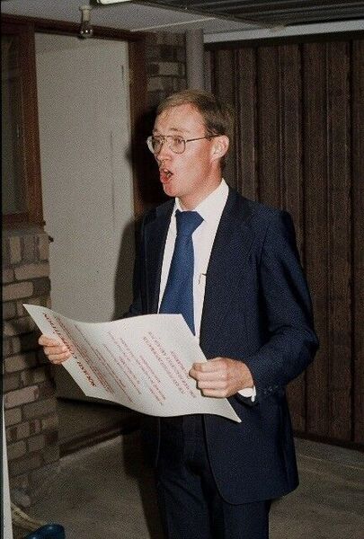 Elder Sonnet singing one of his famous songs
Gordon W Dean
12 Apr 2005