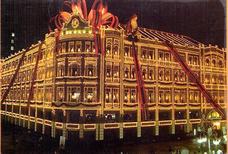 Headquaters of the HSBC Bank. Children's choral performance at Christmas time is excellent.
Brandon Barrick and Jouber Calixto
20 Apr 2003