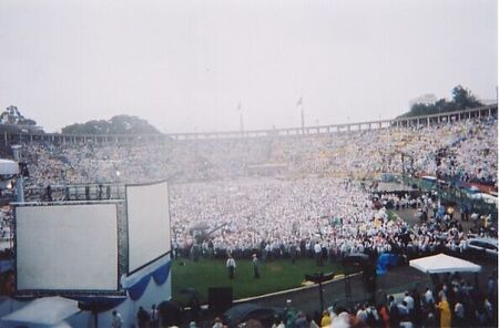 Celebração no estádio do Pacaembu. Olha quantos missionários!
Jouber  Calixto
05 Mar 2004