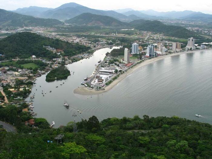 View from bondinho ride in Balneario Camboriu. Courtesy Brett Millsaps.
Marcus Wickes
18 Sep 2005