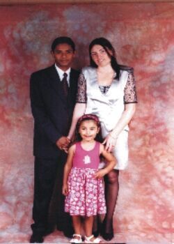 Rogério Rezende, sua esposa Eva e sua filha Larissa!...
Rogerio Rodrigues Rezende
13 Oct 2003