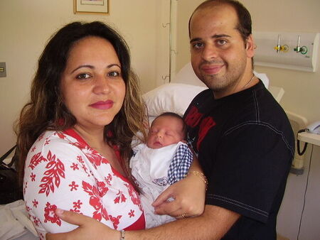 Olha só gente.... just take a look at it.
Eu, minha esposa eterna e nosso filhinho amado.
Marco Aurélio Máximo
08 Jan 2007