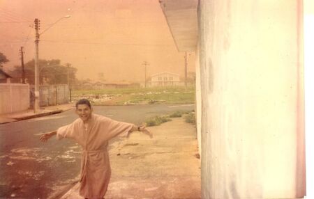 Tempestade de Areia - Fenomeno que acontece em Ribeirão Preto o qual além de trazer areia, levanta a poeira presente então a dica é correr para uma rua perpendicular. Eu sou Leonardo (Elder Rodrigues) servi 1993-95.
Leonardo Costa Rodrigues
20 Oct 2007