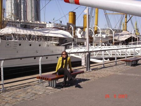 En Puerto Madero, parada obrigatória dos Cruzeiros Marítimos para os Turistas. 
Buenos Aires - Argentina
Jaqueline De Brito Pereira
21 Sep 2007