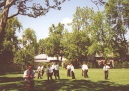 Zone leaders are having fun on the mission home's back yard
chih chang  chou
06 Aug 2001