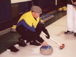 People in Canada love to play curling. An investigator brought us to the curling arena. Elders served in the London 3rd would know this gentleman.
chih chang  chou
12 Aug 2001