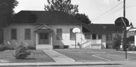 Combined missionary residence(basement) and cultural hall / relief society  rooms. Submitted by William Braun. 1970
Richard Funk
10 Nov 2003