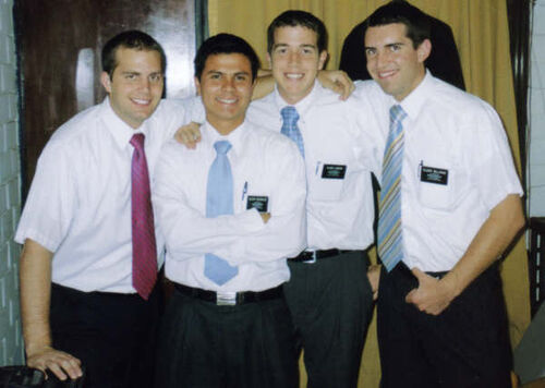 Bueno aqui entan los mejores amigos elder Burton, elder Gonzalez, elder larson, elder Billings en la casa de el valle.
faiver  gonzalez
14 Jan 2007