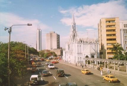 vista de la ciudad de Cali. 
                                              Julio 2001 (aprox)
César Antonio  Gómez Valenzuela
05 Dec 2003