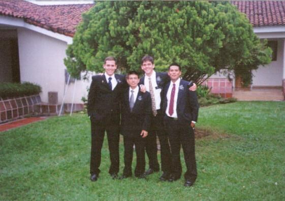 Yo (Elder Antognazza), Elder Fuentes (Perú), Elder Ola (Arg.) y Elder Rocha (Bol.)
Nicolás Alfredo Antognazza Frabasile
10 Dec 2005