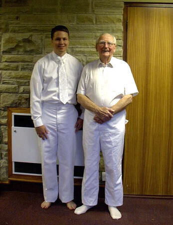 looking nice all in white!
Rebecca, Ellen Winter
20 Dec 2003