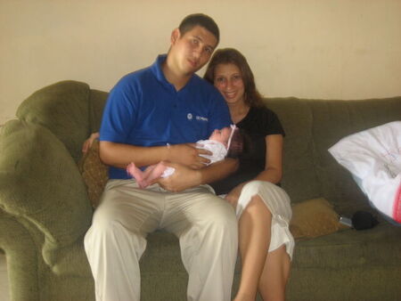 Aqui estoy con mi esposo miguel y nuestra bebe kathleen.
johan katherine Gallardo
23 Aug 2008