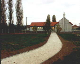 This is the first Branch house to be completed and dedicated in Hungary.  Actually, I think this branch house was the first competed in all of Eastern Europe.  The open house and dedication was in October 1995.
Carolyn Elaine Daley
24 Oct 2001