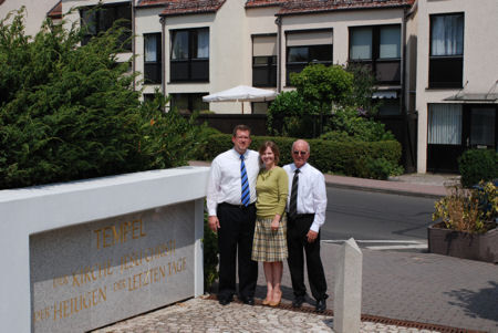 Me, Becky and her Father in Frankfurt.
Michael Shane Devereaux
22 Aug 2008