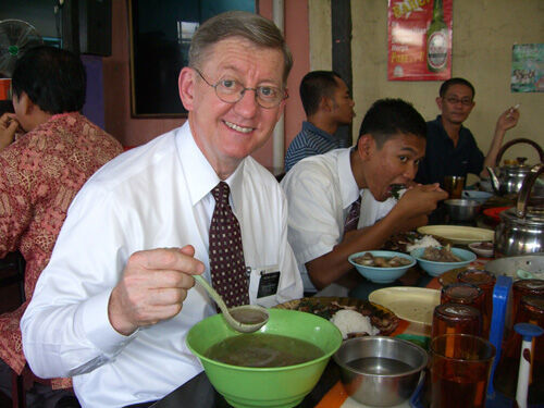 Dean in Medan eating at his favorite Ola Kisat Restaurant
David Brewer
30 Apr 2006