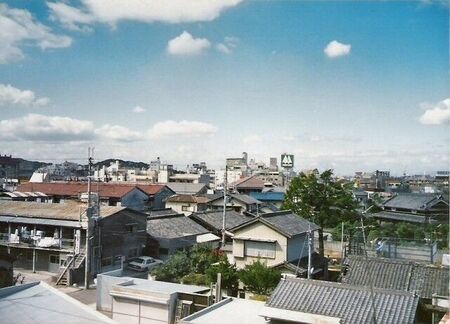 Took this picture from the roof of the apartment at Mikunigaoka.  Not sure how we got on the roof in the first place, though.
Jason  Lethbridge
08 May 2006