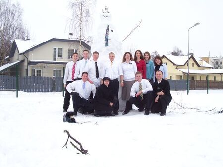 Missionaries and the huge snowman they built on the grounds of the chapel in Riga, Latvia.
Geoffrey Ryan Scott
28 Mar 2007