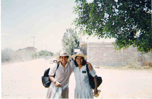 En esta foto está la Hna. Gonzalez y la Hna. Cortes cuando estuvimos en el barrio Macapule, Los Mochis, Sin.
Martha Elena  Gonzalez Hernandez
15 Jul 2008