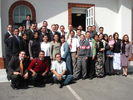 ESTAMOS EN LA ESTACA ARAGON JUNTO AL TEMPLO DE LA CIUDAD DE MEXICO
Karla Soandy Candia
06 Nov 2006