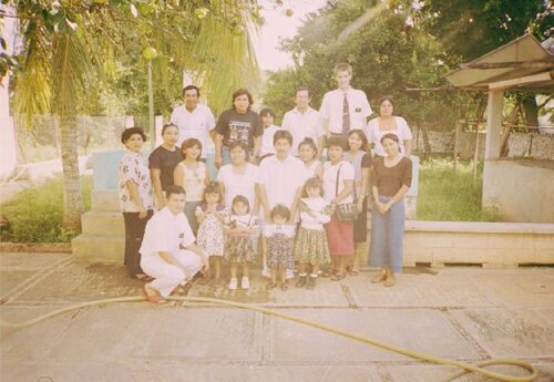 5th baptismal service - Cez Pool Family, and most of the branch of Maxcanu.
5a servicio bautismal - la familia Cez Pool, y la mayoria de la rama de Maxcanu.
Russel  Miner
28 Aug 2008