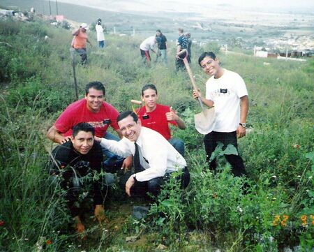 Sembrando arboles en oaxaca actividad misional con nuestro Pte. Martinez
Edgar Humberto Rubio
26 Oct 2008