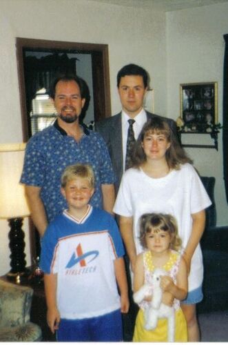 This is me with Ed and Tina Black in Salem, IL.  Great investigator family.
James  Craig
25 Feb 2007