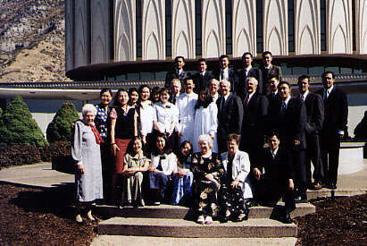 Mongolian missionaries with Pres.Ganbold and his wife
Chimka(Chimeddulam) Hansen
27 Nov 2001