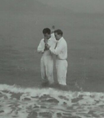 Baptism in the So China Sea at Fukuoka by Elder Wayne Summers 5-1957
Webmaster Wayne
08 Feb 2008