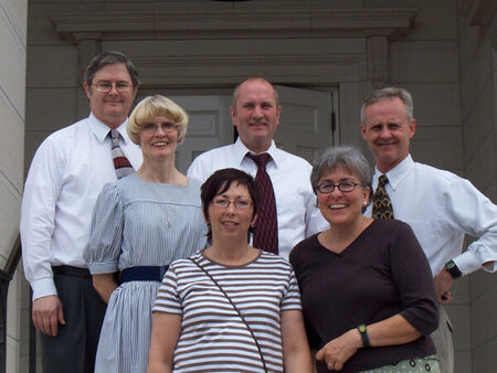 Karl Petter og Laila (Rasmussen) Pettersen ved Nauvoo Temple, 09 Sep 06.  We did names from Laila's family file, what a great experience.  (This was their first full day in America on their five week vacation!)
Left to Right, Front to Back: (Front Row) Laila Pettersen, Shirin (Omana) Cannon, (Middle Row) Jenine Jezek, (Back Row) Jim Jezek, Karl Petter Pettersen, Nelson Cannon
James Jezek
10 Sep 2006