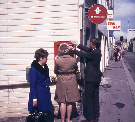 Sister Hughes, Sister Sealy and Elder Scott mailing letters home in Stavanger (down the hill from the chapel) in 1971.
Stephen Allan Wilhite
06 Nov 2008