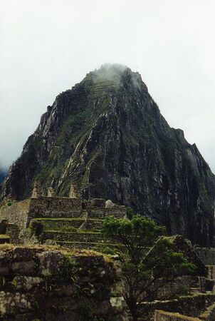 Huayna Picchu
Jonathan M Lowe
29 Apr 2001