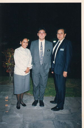 Cena de despedida con el Pres. y Hna. Alvaradejo.
Carlos  Cruzate
28 Apr 2005