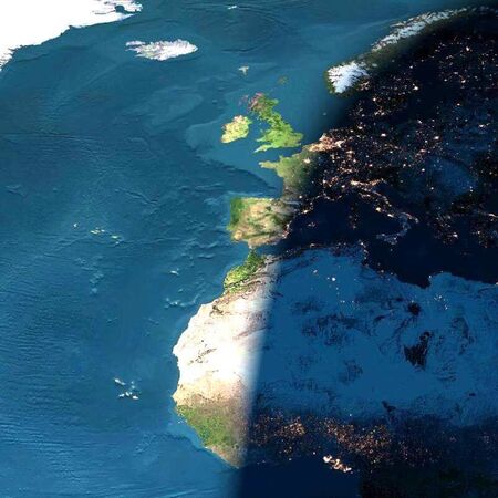 This is what our beloved Portugal looks like at sunset from space.
Bill K Washburn
22 Jul 2003
