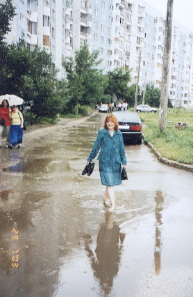 Hey, everyone!
I just decided to my picture here.
Just want to show to you ( for those who don`t know me or forget) who is writting ones at while newsletter from Samara.
Feel free to write me fambox@samtel.ru
Love, Lena
Elena Ahatova
07 Sep 2003