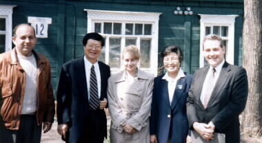 Elder and Sister Kim were the first missionaries to serve in Vladivostok. Shown with the directors of the Oriental School and Mike Williams, the first branch president.
Kevin and Dellory Matthews
28 Jul 2003