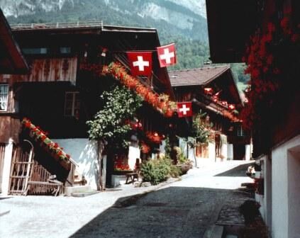 tracking a cool street in Brienz
Aaron  Leavitt
19 Sep 2008