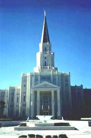 The beutiful Houston Temple
David John Mathis
16 May 2002