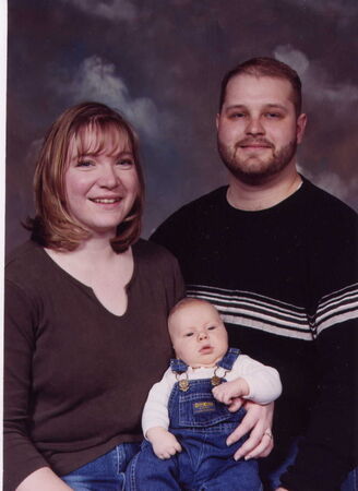 Dave, Jenny and little Trevor at 10 weeks old.
born November 30th 2002.
david del orcutt
24 Feb 2003