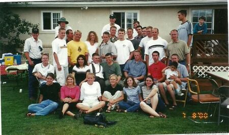 Julio, 2000.  Estoy en medio.  Fui el unico que llevo ropa de misionero!
Max  Ward
07 Aug 2011