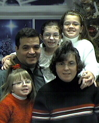 From back row, Daniela - Taylor - Emiro - Johnni Kay - Andrea
Emiro Jose Araujo
06 Jan 2003