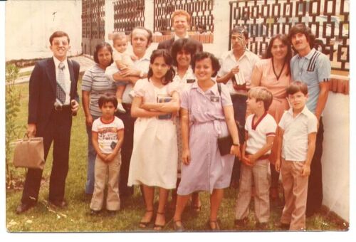 En Mérida, 1981.  Ginette Diaz al frente, Hermanas Sanmiguel y Arraez, etc.
Andres Rafael Diaz
28 Oct 2003