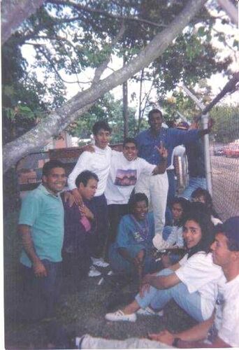 Aqui vemos algunos conocidos come Hna Medina, Flores, Elder Harrington, Melo , Ivan Bravo, Miguel Mieyer.
Ernesto Jose Herrera
21 Apr 2004