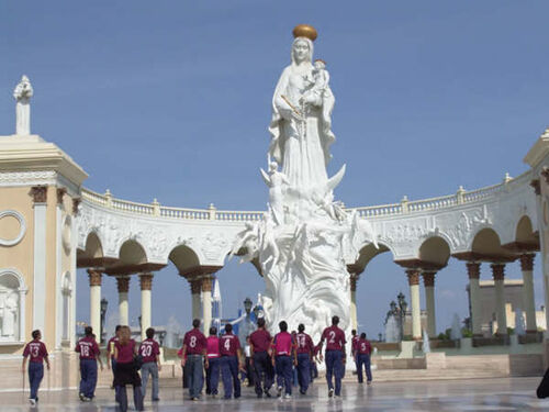 Monumeto a la Chinita
Familia Padilla
15 Aug 2005