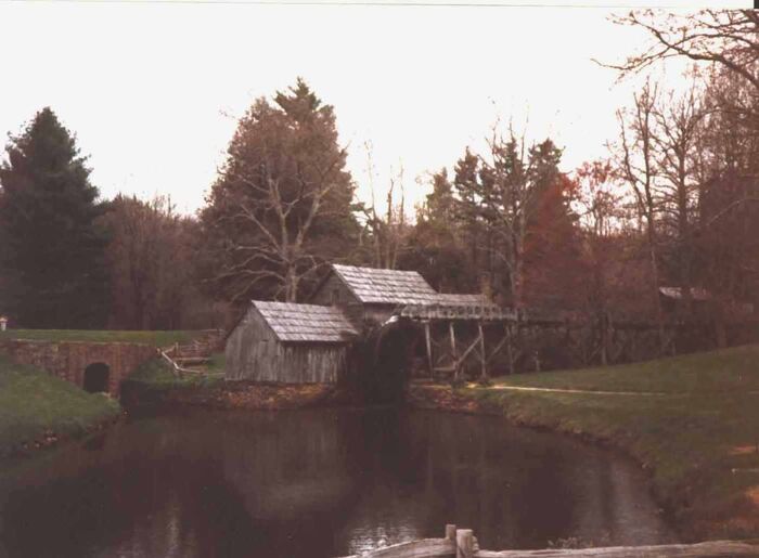 Mabry Mill (located off the Blueridge Parkway near Galax, VA
Kelly  Olsen
24 Sep 2007