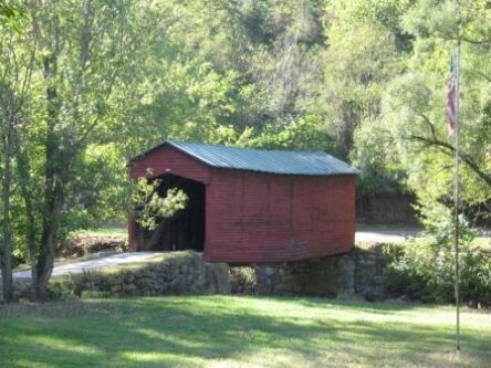 Covered Bridge near Newport and Pembroke, VA in Giles County.
Kelly  Olsen
24 Sep 2007